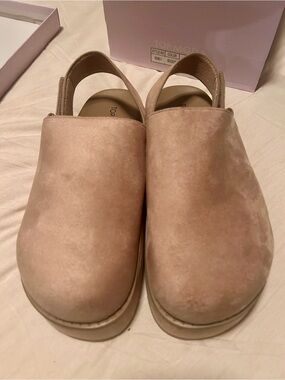 TOP Moda Beige Suede Slingback Clogs